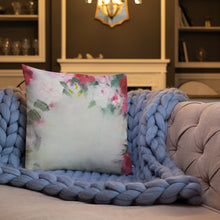 Lade das Bild in den Galerie-Viewer, Rose Wreath Premium Pillow
